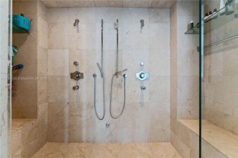 Condo in Miami Beach, Florida, 3 bedrooms  № 1695605 - photo 24
