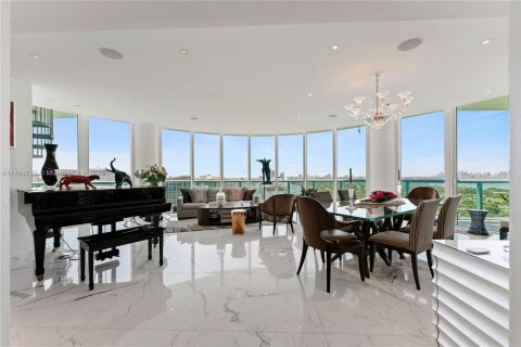 Condo in Miami Beach, Florida, 3 bedrooms  № 1695605 - photo 11