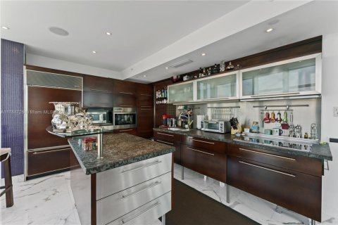 Condo in Miami Beach, Florida, 3 bedrooms  № 1695605 - photo 13