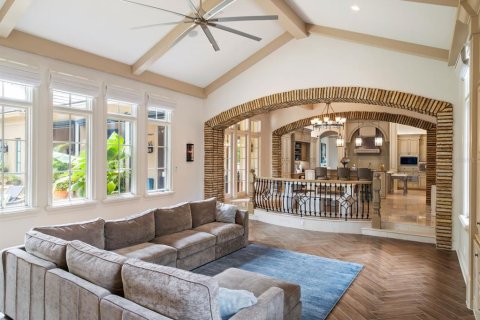House in Windermere, Florida 5 bedrooms, 551.28 sq.m. № 1778903 - photo 12