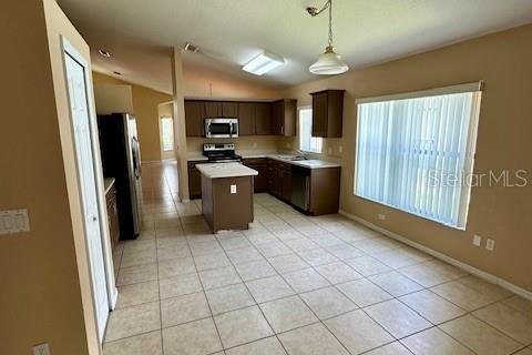 Villa ou maison à louer à Orlando, Floride: 4 chambres, 187.57 m2 № 2398832 - photo 5