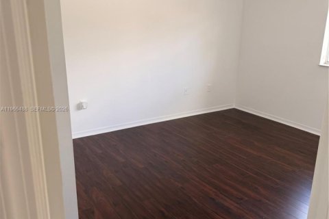 Casa en venta en Pembroke Pines, Florida, 3 dormitorios № 2081309 - foto 5
