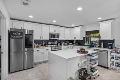 Villa ou maison à vendre à Kissimmee, Floride: 4 chambres, 288.74 m2 № 1873338 - photo 3