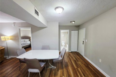 Condominio en venta en Lauderhill, Florida, 2 dormitorios, 90.3 m2 № 2084901 - foto 9