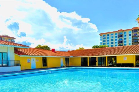 Condominio en venta en Lauderhill, Florida, 2 dormitorios, 90.3 m2 № 2084901 - foto 21