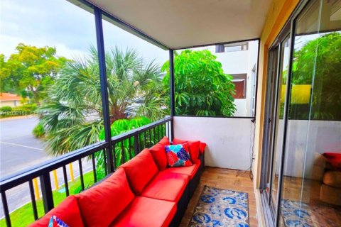 Condominio en venta en Lauderhill, Florida, 2 dormitorios, 90.3 m2 № 2084901 - foto 20