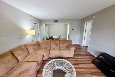 Condominio en venta en Lauderhill, Florida, 2 dormitorios, 90.3 m2 № 2084901 - foto 12