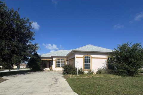 Villa ou maison à vendre à Summerfield, Floride: 2 chambres, 146.88 m2 № 1901580 - photo 1