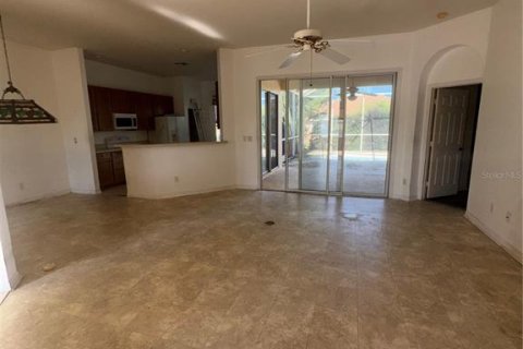 House in Summerfield, Florida 2 bedrooms, 146.88 sq.m. № 1901580 - photo 3