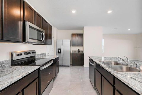 Casa en alquiler en Wesley Chapel, Florida, 4 dormitorios, 209.96 m2 № 1919204 - foto 6