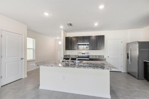 Casa en alquiler en Wesley Chapel, Florida, 4 dormitorios, 209.96 m2 № 1919204 - foto 5