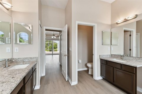 House in Wesley Chapel, Florida 4 bedrooms, 304.25 sq.m. № 1825072 - photo 27
