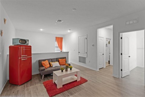 House in Apopka, Florida 4 bedrooms, 214.98 sq.m. № 1654719 - photo 26