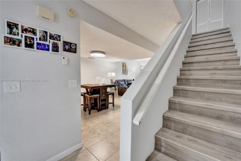 Купить таунхаус в Санрайз, Флорида 3 спальни, 140.47м2, № 1958558 - фото 15