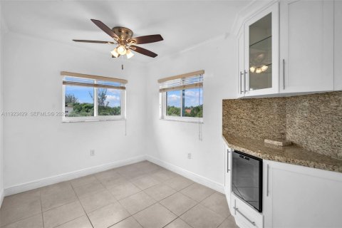 Copropriété à vendre à Pembroke Pines, Floride: 2 chambres, 142.42 m2 № 1983521 - photo 11