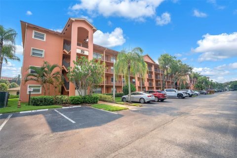Copropriété à vendre à Pembroke Pines, Floride: 2 chambres, 142.42 m2 № 1983521 - photo 3