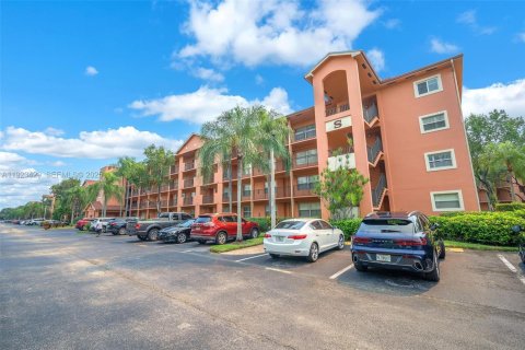 Copropriété à vendre à Pembroke Pines, Floride: 2 chambres, 142.42 m2 № 1983521 - photo 4