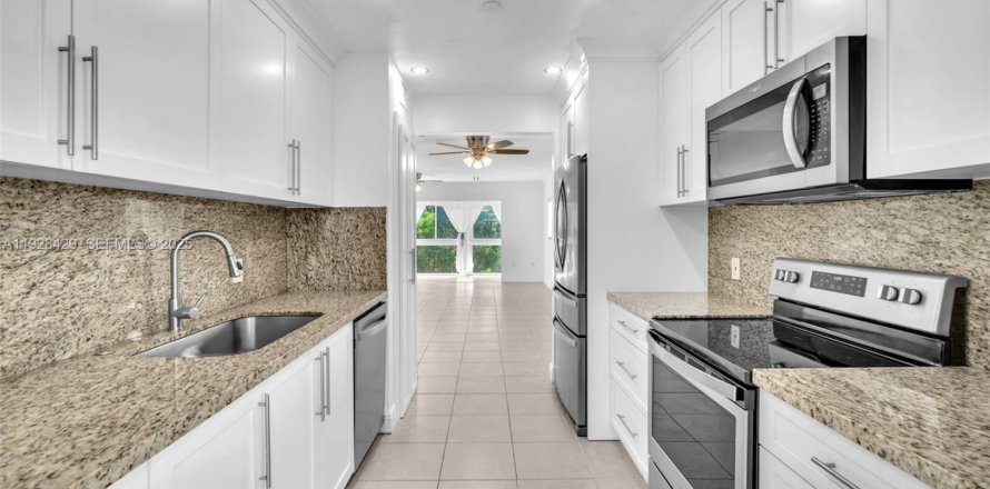 Condo à Pembroke Pines, Floride, 2 chambres № 1983521