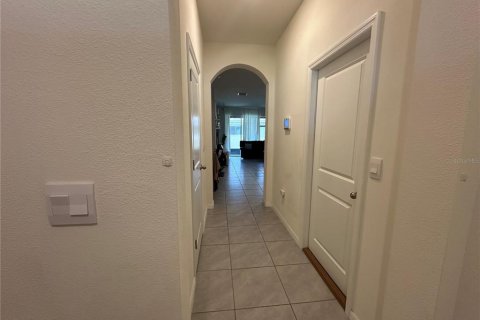 Touwnhouse à louer à Wesley Chapel, Floride: 3 chambres, 155.43 m2 № 2415322 - photo 5