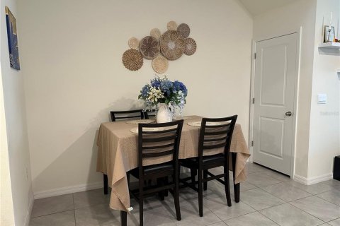 Touwnhouse à louer à Wesley Chapel, Floride: 3 chambres, 155.43 m2 № 2415322 - photo 6