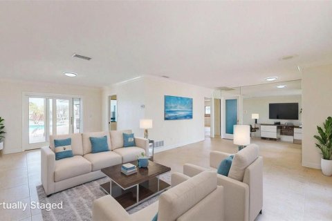 House in Saint Pete Beach, Florida 3 bedrooms, 214.14 sq.m. № 1876953 - photo 25