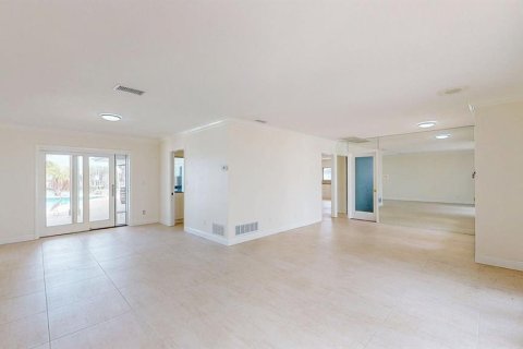 Villa ou maison à louer à Saint Pete Beach, Floride: 3 chambres, 214.14 m2 № 1876953 - photo 24