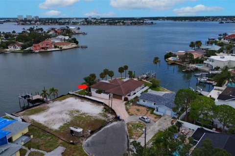 Villa ou maison à louer à Saint Pete Beach, Floride: 3 chambres, 214.14 m2 № 1876953 - photo 7