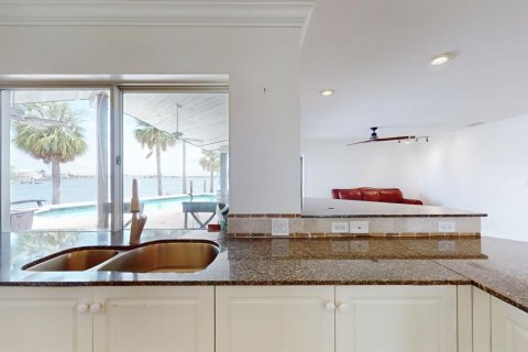 Villa ou maison à louer à Saint Pete Beach, Floride: 3 chambres, 214.14 m2 № 1876953 - photo 30