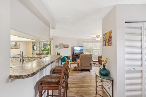 Condominio en venta en Palm Harbor, Florida, 1 dormitorio, 82.96 m2 № 1559317 - foto 17
