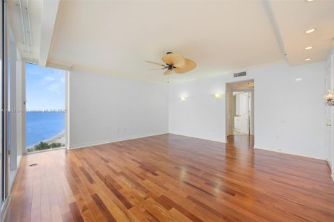 Condo in Sunny Isles Beach, Florida, 3 bedrooms  № 1809132 - photo 28