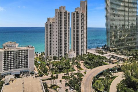 Condo in Sunny Isles Beach, Florida, 3 bedrooms  № 1809132 - photo 13