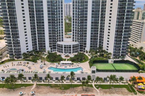 Condo in Sunny Isles Beach, Florida, 3 bedrooms  № 1809132 - photo 7