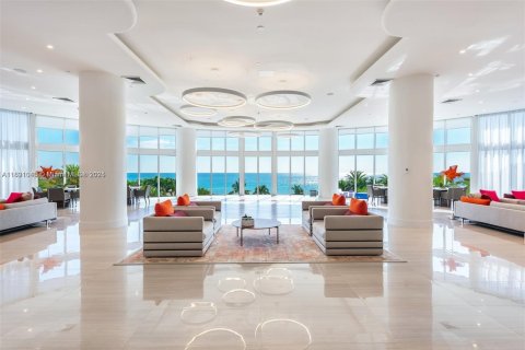 Condo in Sunny Isles Beach, Florida, 3 bedrooms  № 1809132 - photo 2