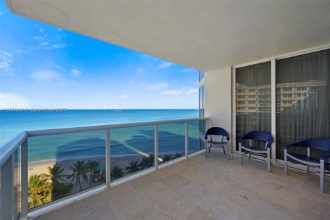 Condo in Sunny Isles Beach, Florida, 3 bedrooms  № 1809132 - photo 17