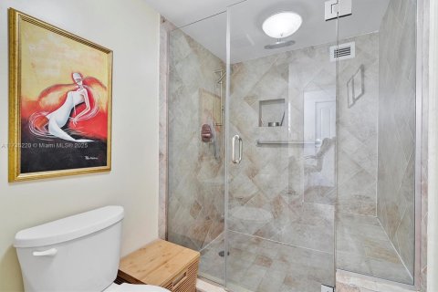 Купить кондоминиум в Халландейл-Бич, Флорида 2 спальни, 135.17м2, № 1484171 - фото 26