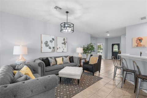House in Clermont, Florida 4 bedrooms, 154.03 sq.m. № 2125949 - photo 8