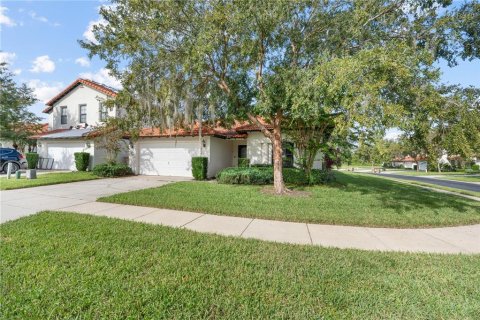 House in Clermont, Florida 4 bedrooms, 154.03 sq.m. № 2125949 - photo 2