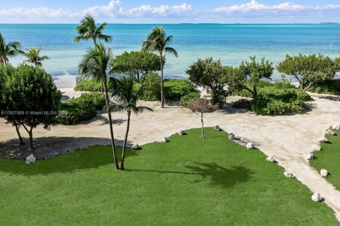 Купить виллу или дом в Исламорада, Вилладж оф Айлендс, Флорида 5 спален, 591.51м2, № 2016501 - фото 22