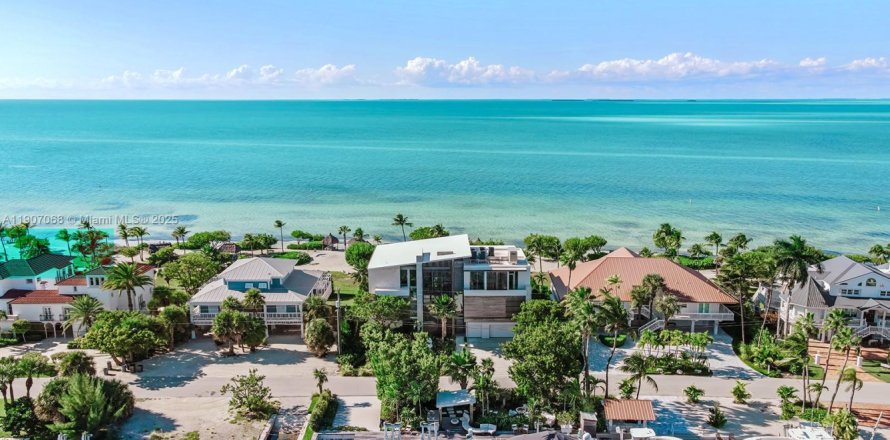 Дом в Исламорада, Вилладж оф Айлендс, Флорида 5 спален, 591.51м2 № 2016501