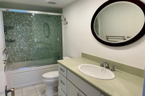 Снять в аренду кондоминиум в Ки-Бискейн, Флорида 3 спальни, 174.19м2, № 2020393 - фото 10