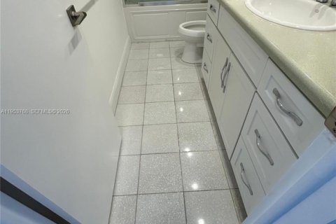 Снять в аренду кондоминиум в Ки-Бискейн, Флорида 3 спальни, 174.19м2, № 2020393 - фото 8