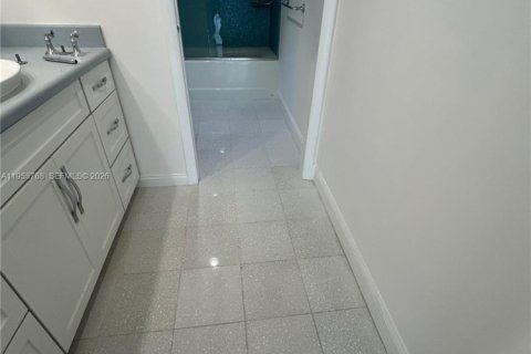 Снять в аренду кондоминиум в Ки-Бискейн, Флорида 3 спальни, 174.19м2, № 2020393 - фото 7