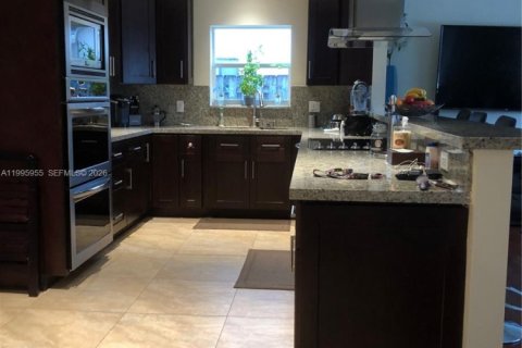 Villa ou maison à vendre à Lauderhill, Floride: 4 chambres, 227.98 m2 № 2060843 - photo 3