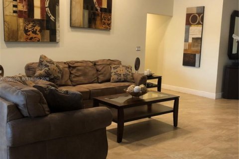Villa ou maison à vendre à Lauderhill, Floride: 4 chambres, 227.98 m2 № 2060843 - photo 8