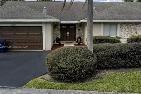 Villa ou maison à Lauderhill, Floride 4 chambres, 227.98 m2 № 2060843