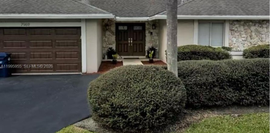 Villa ou maison à Lauderhill, Floride 4 chambres, 227.98 m2 № 2060843