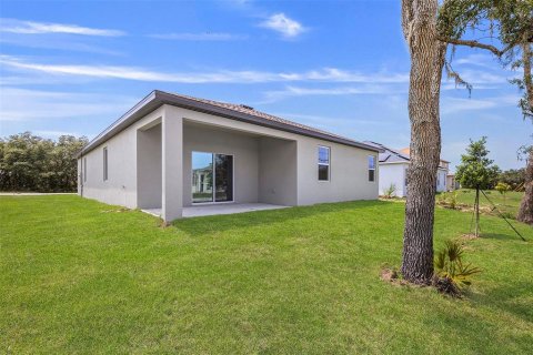 House in Poinciana, Florida 4 bedrooms, 171.96 sq.m. № 2233776 - photo 3