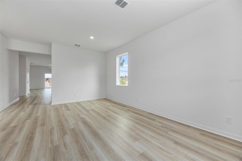 House in Poinciana, Florida 4 bedrooms, 171.96 sq.m. № 2233776 - photo 5