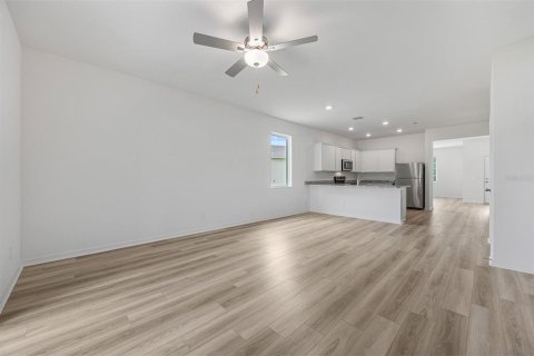House in Poinciana, Florida 4 bedrooms, 171.96 sq.m. № 2233776 - photo 10