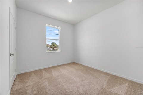 House in Poinciana, Florida 4 bedrooms, 171.96 sq.m. № 2233776 - photo 16